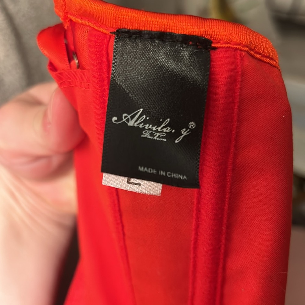 Red corset - Picture 4 of 4